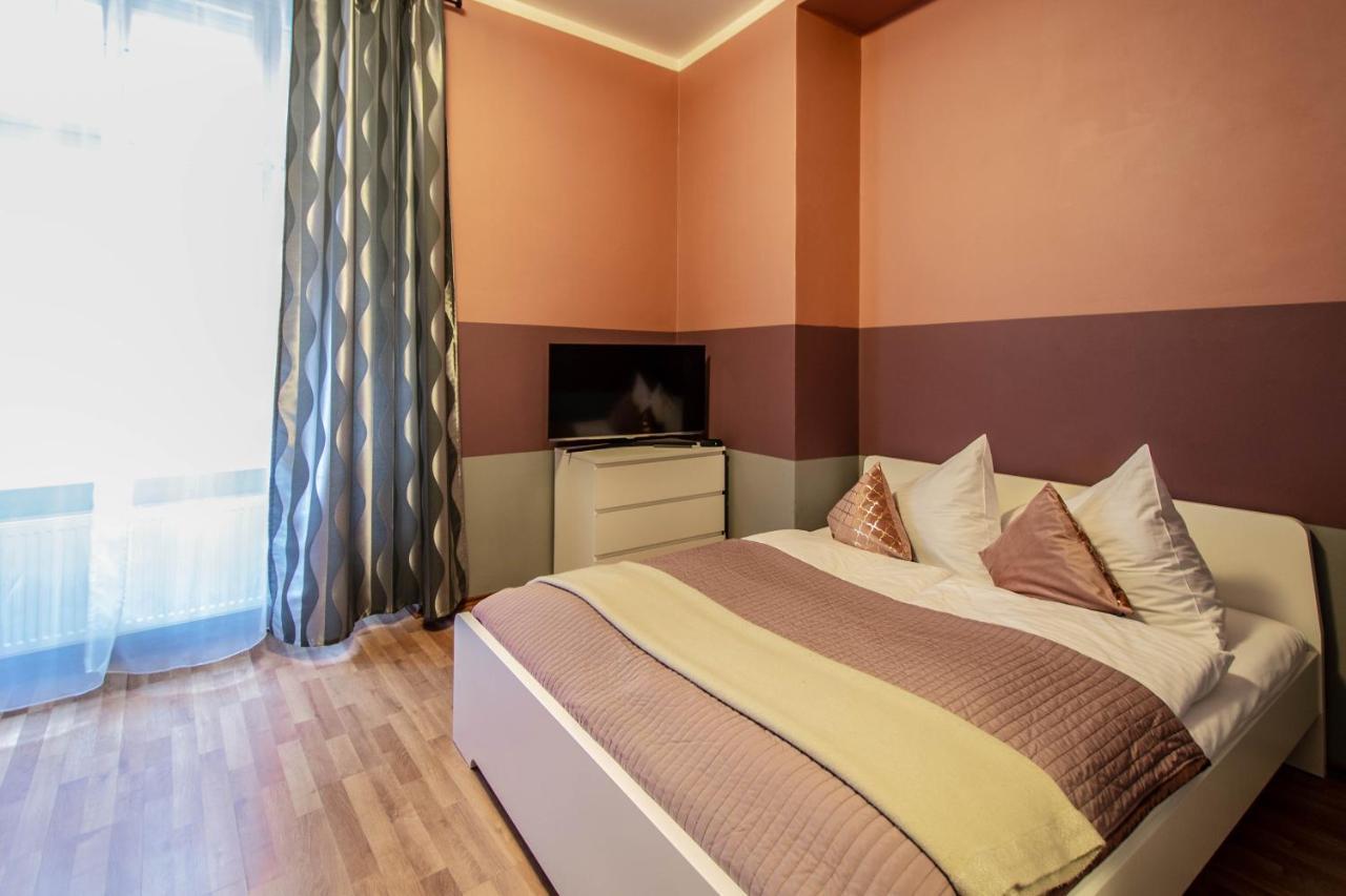 Ruzova Apartment By Ruterra Praga Exterior foto